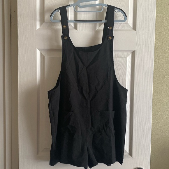 No Brand Pants - NWOT Short Romper‎